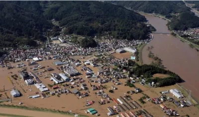 Una imagen aérea de la prefectura de Marumori, afectada con las inundaciones.