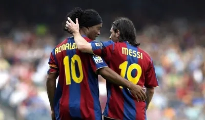 Ronaldinho y Lionel Messi. 