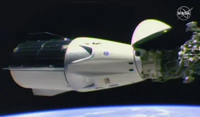Los científicos del SpaceX celebraron con júbilo y vítores en la estación del centro Espacial Kennedy el regreso exitoso de la cápsula a nuestro planeta.