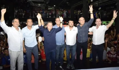 Dirigentes del cepedismo oficializando su respaldo a Pedro Lemus y Jaime Pumarejo.