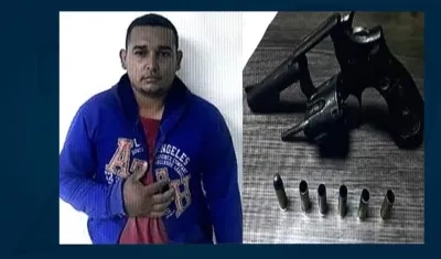 Al capturado le hallaron este revólver con que presuntamente se enfrentó a la Policía.