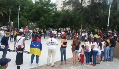 Venezolanos en Barranquilla durante un encuentro.