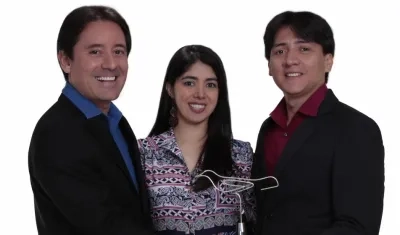  El docente de Unimetro Carlos Alfonso Ardila Duarte, con Vanessa Bendek Mendiwelso y Carlos Julio Ardila Duarte.