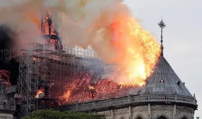 Imagen del incendio de Notre Dame.