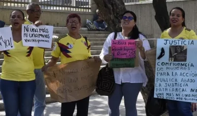 Familiares y amigos de Brenda Pájaro piden justicia para que su crimen no quede impune.
