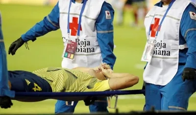 Santiago Arias al momento de su lesión. 