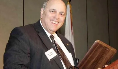 Robert Rosenberg, juez retirado.