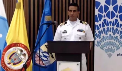 Capitán de Fragata Carlos Urbano.