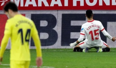 Youssef En-Nesyri, delantero marroquí del Sevilla, celebra el segundo gol.