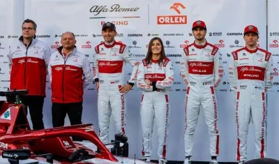 Tatiana Calderón, piloto colombiana, seguirá en Alfa Romeo.