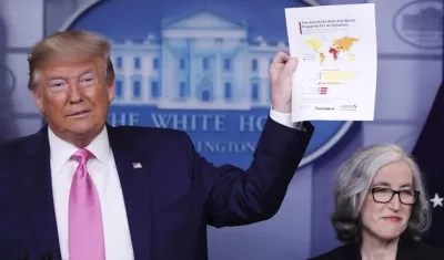 El Presidente Donald Trump presentando el plan de acción contra el coronavirus.
