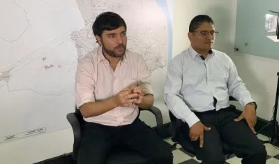 El Alcalde Jaime Pumarejo y el Secretario de Salud, Humberto Mendoza.