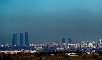 Vista de Madrid con edificaciones cubiertas por la 'boina' de contaminación.