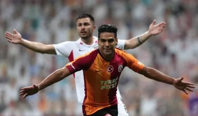Falcao anotó uno de los tres goles del Galatasaray.