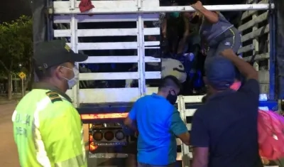 Los venezolanos en el camión.