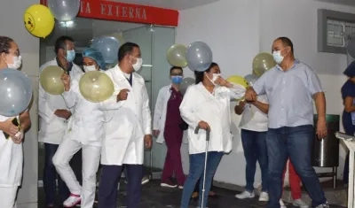 El Alcalde Roberto Celedón acompañando la protesta en el Hospital.