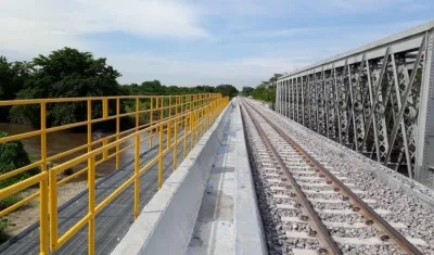 El corredor férreo concesionado a Ferrocarriles del Norte de Colombia, Fenoco, tiene una longitud de 246 kilómetros.
