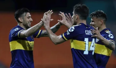Jugadores del Boca Juniors celebrando el gol del triunfo.