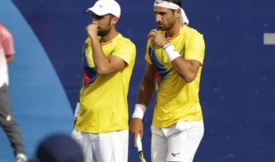 Juan Sebastián Cabal y Robert Farah, tenistas colombianos principales en la Copa Davis.