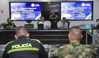 Autoridades de Policía y Alcaldía.