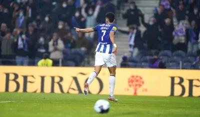 Luis Díaz celebrando el gol.