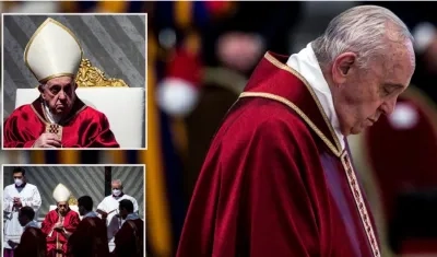 Papa Francisco en la celebración del Viernes Santo en El Vaticano.