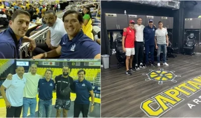 Alberto Caparroso, presidente de Titanes; Gianlucca Bacci, gerente del equipo; Tomás Díaz, coach de Titanes y el jugador puertorriqueño Jonathan Rodríguez.