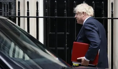 La mayoría de ministros consideran "insostrenible" la crisis mientras Johnson siga en el poder.