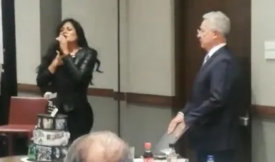 Marbelle le canta a Álvaro Uribe Vélez