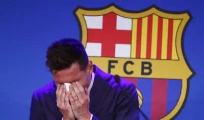 Lionel Messi llora el día de su despedida del Barcelona. 