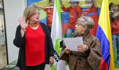 Astrid Eliana Cáceres asumió ante la directora general del ICBF, Concepción Baracaldo.