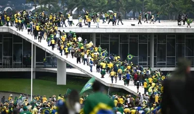 Ingreso masivo a las sedes de poder en Brasil.