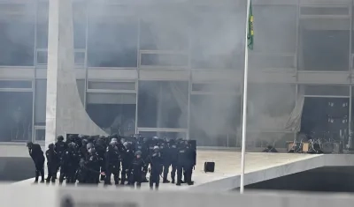 Policías antidisturbios de Brasil.