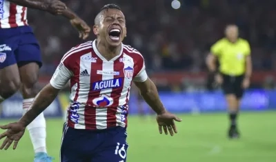 Vladimir Hernández festejando su gol.