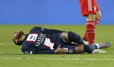Neymar se lesionó durante el partido contra el Lille, el 20 de febrero.