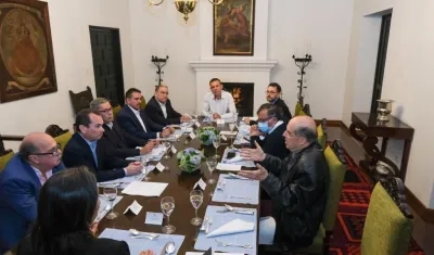 Imagen de la reunión entre la oposición venezolana y el Presidente Gustavo Petro.