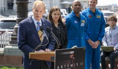 Los astronautas Víctor Glover, Reid Wiseman, Christina Hammock Koch y Jeremy Hansen en la rueda de prensa