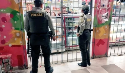 Policías de Barranquilla en patrullaje