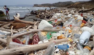 Residuos plásticos en las playas del Caribe.