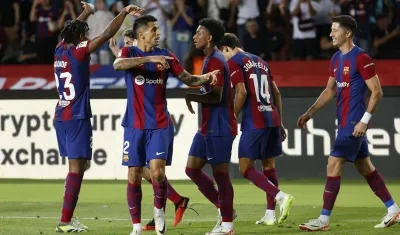 Los jugadores del Barcelona celebrando la remontada ante el Celta de Vigo.