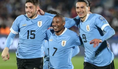 Federico Valverde, Nicolás De la Cruz y Darwin Núñez, integrantes de la selección uruguaya. 