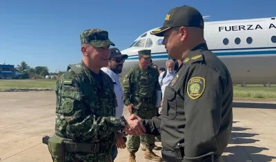 El general Luis Mauricio Ospina llegando a Puerto Carreño, Vichada.