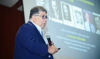 El reconocido médico José Luis Accini.