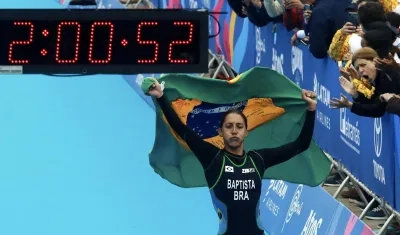 La triatleta brasileña Luisa Baptista