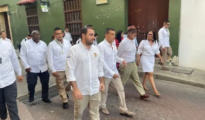 El MinComercio, Germán Umaña, con el alcalde de Cartageba, Dumek Turbay, y el gobernador Yamil Arana