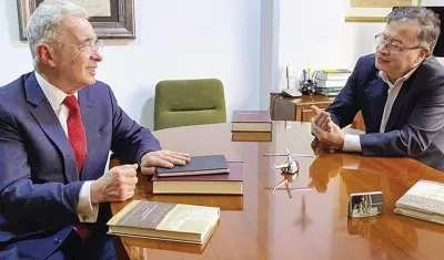 Álvaro Uribe y el Presidente Gustavo Petro.