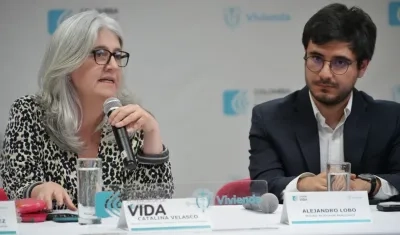 La ministra Catalina Velasco y el director de Vivienda de Asobancaria, Alejandro Lobo