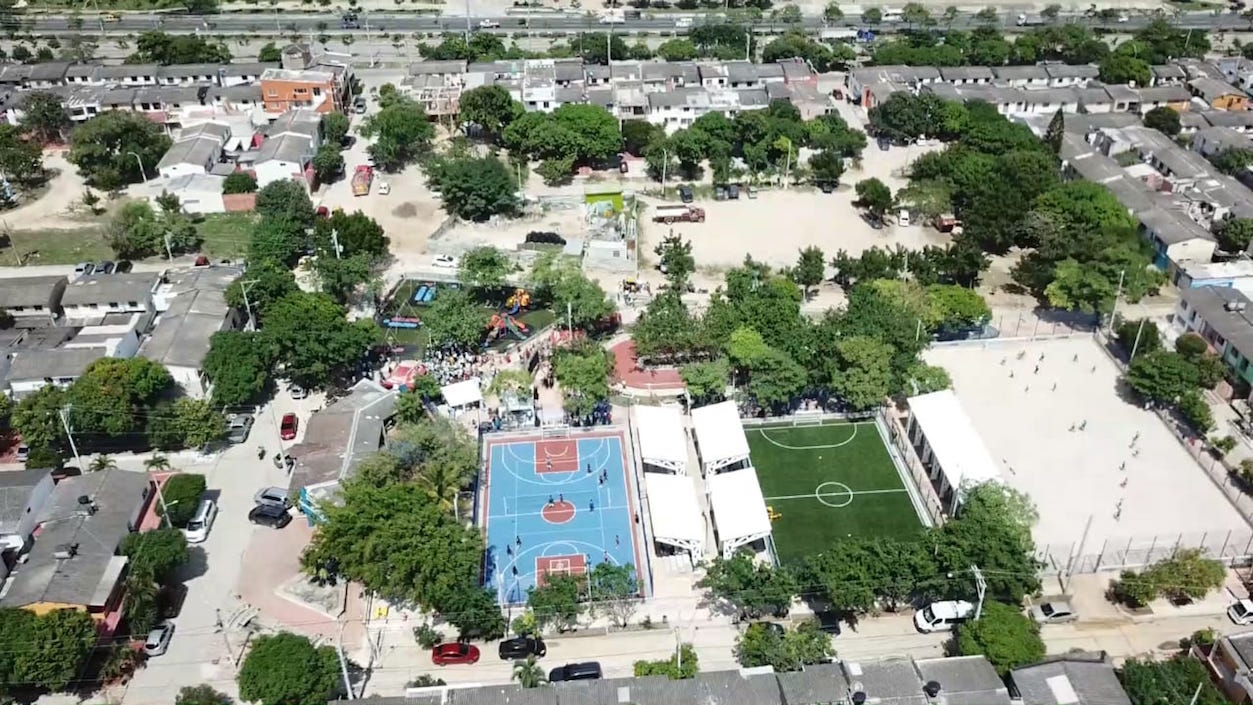 Las nuevas canchas y espacios de recreación.