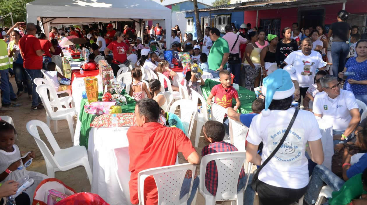 Exitosa resultó la jornada de entrega de regalos a niños de cuatro barrios de Soledad.