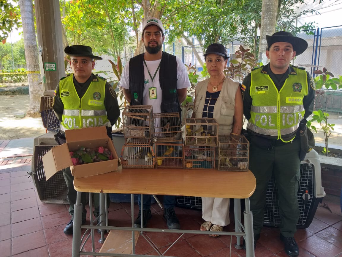 Grupo de Policia Ambiental y Ecológica en la actividad de liberación de especies.